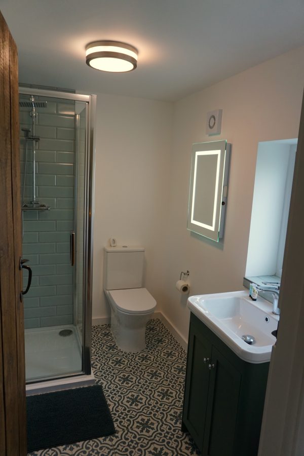 Bumblebee Ensuite Shower Room.